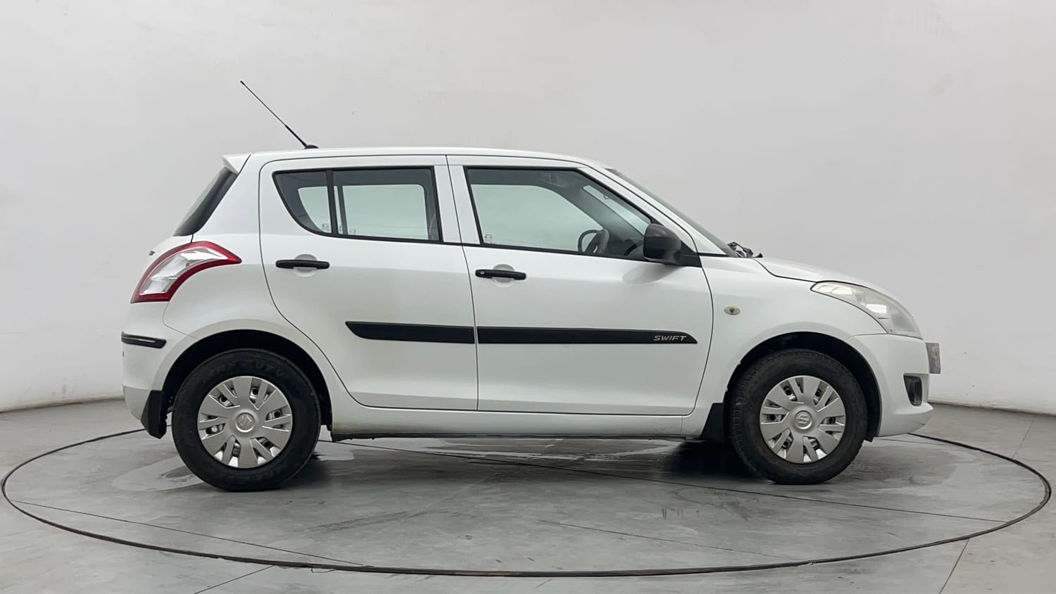 Used 2012 Maruti Suzuki Swift LXi Petrol Manual exterior RIGHT SIDE VIEW