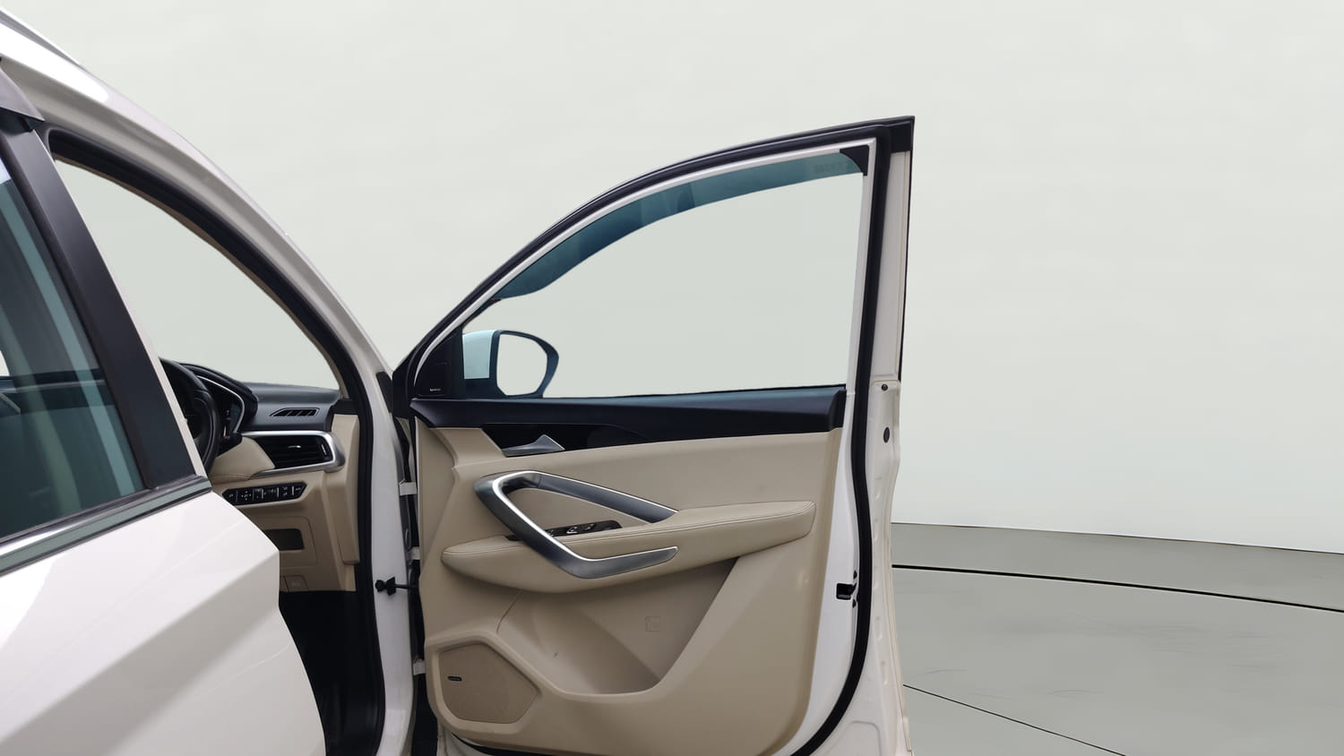 Used 2022 MG Motors Hector Sharp 1.5 Petrol CVT Petrol Automatic interior RIGHT FRONT DOOR OPEN VIEW