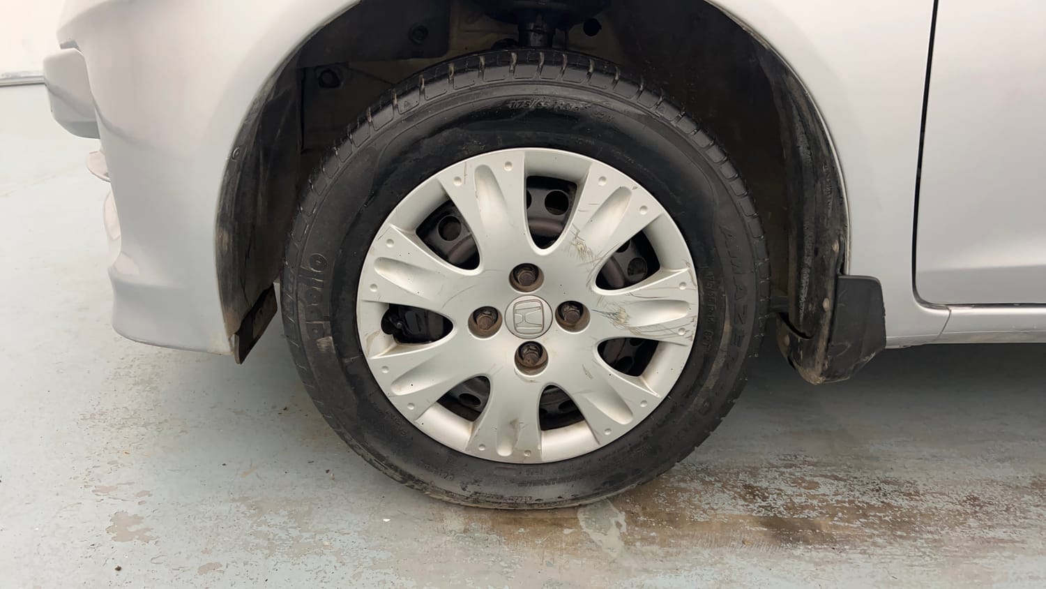 Used 2014 Honda Amaze 1.2 S i-VTEC Petrol Manual tyres LEFT FRONT TYRE RIM VIEW