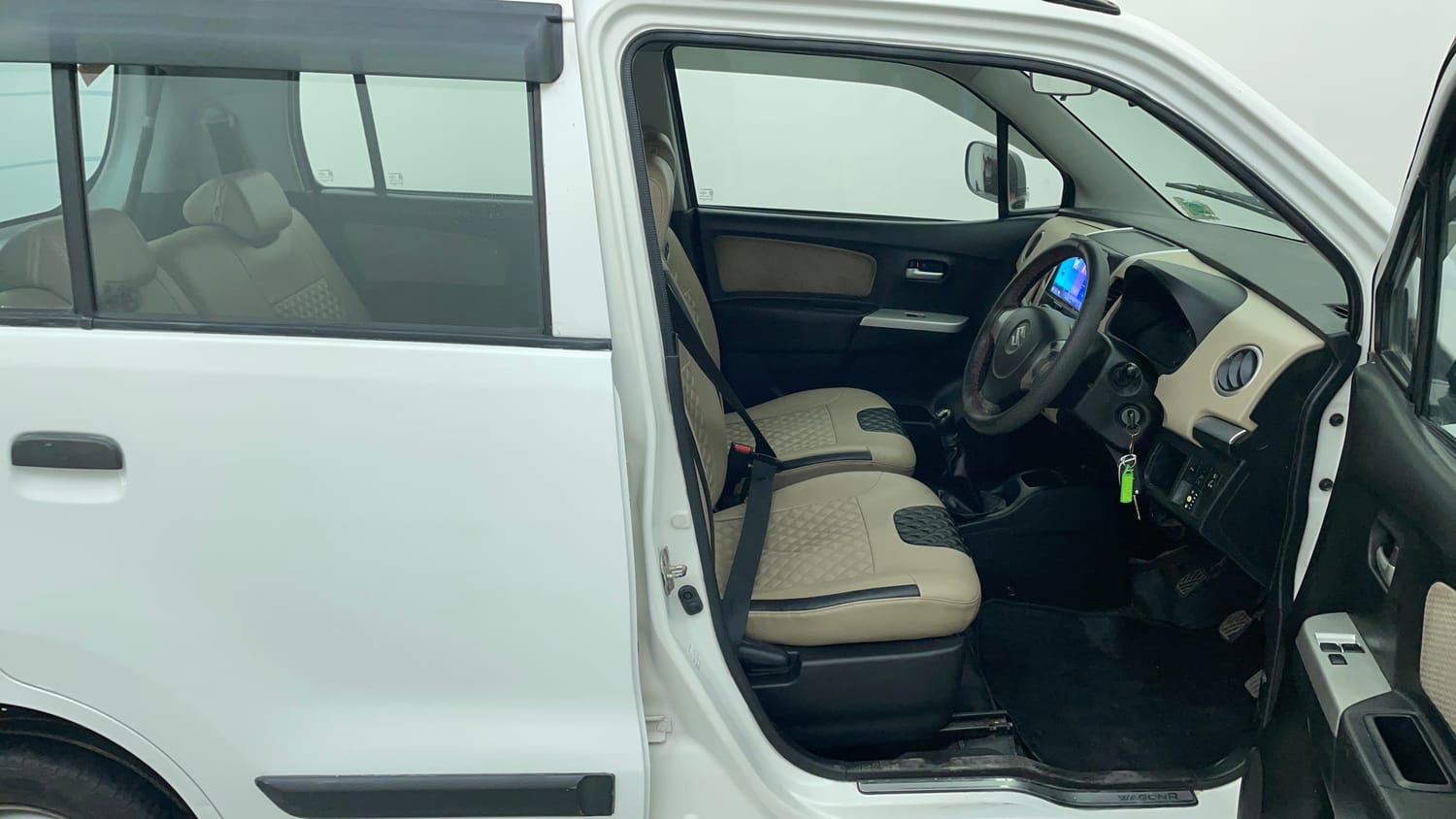 Used 2017 Maruti Suzuki Wagon R LXI CNG Cng Manual interior RIGHT SIDE FRONT DOOR CABIN VIEW