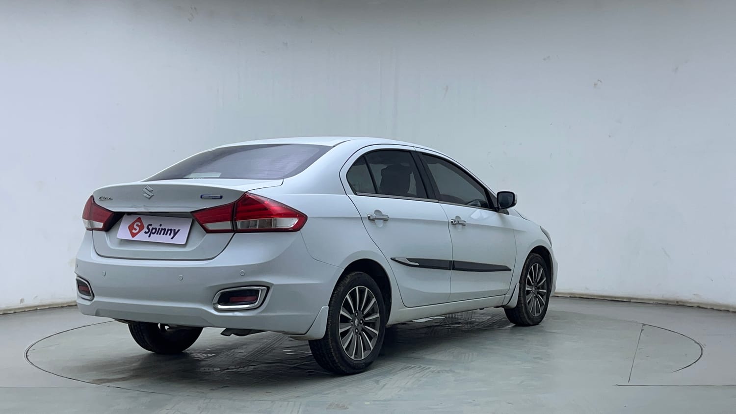 Used 2019 Maruti Suzuki Ciaz Alpha Hybrid 1.5 Petrol Manual exterior RIGHT REAR CORNER VIEW
