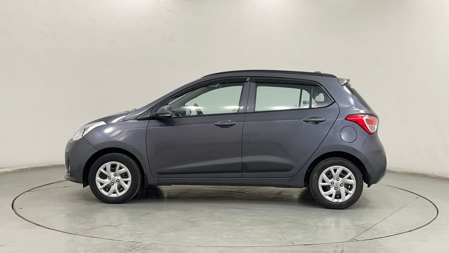 Used 2018 Hyundai Grand i10 Sportz 1.2 Kappa VTVT Petrol Manual exterior LEFT SIDE VIEW