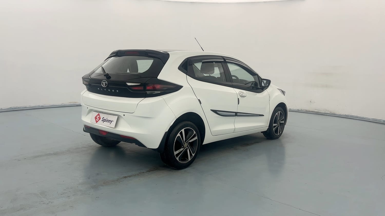 Used 2022 Tata Altroz XZ Plus Diesel Diesel Manual exterior RIGHT REAR CORNER VIEW