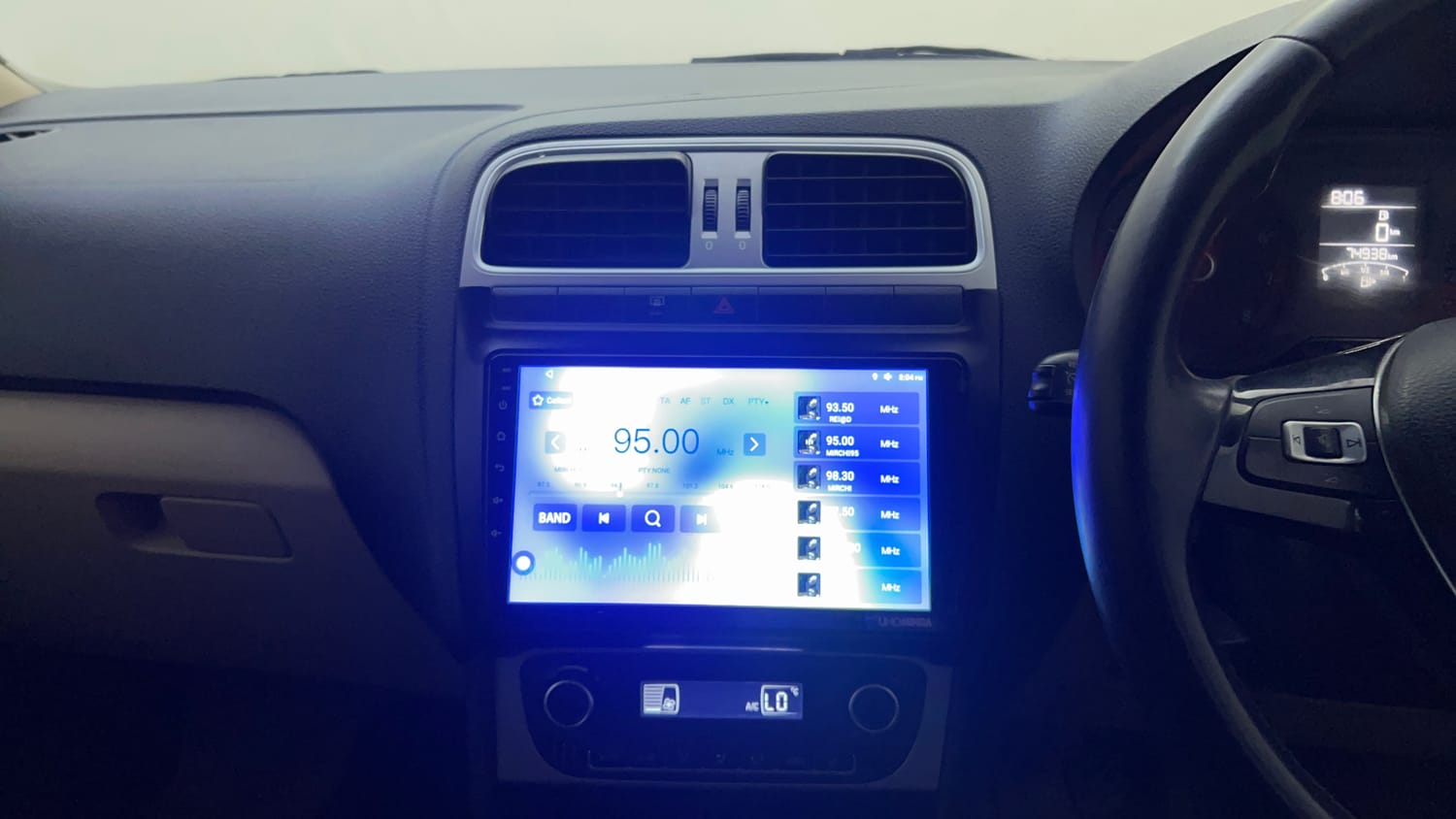 Used 2016 Volkswagen Polo Highline1.2L (P) Petrol Manual top_features Integrated (in-dash) music system