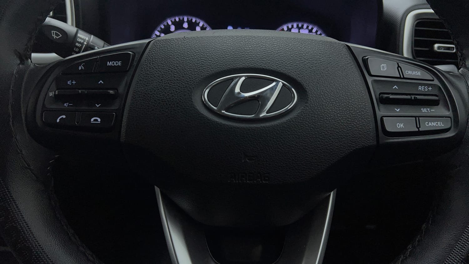 Used 2020 Hyundai Venue SX Plus 1.0 Turbo DCT Petrol Automatic top_features Airbags