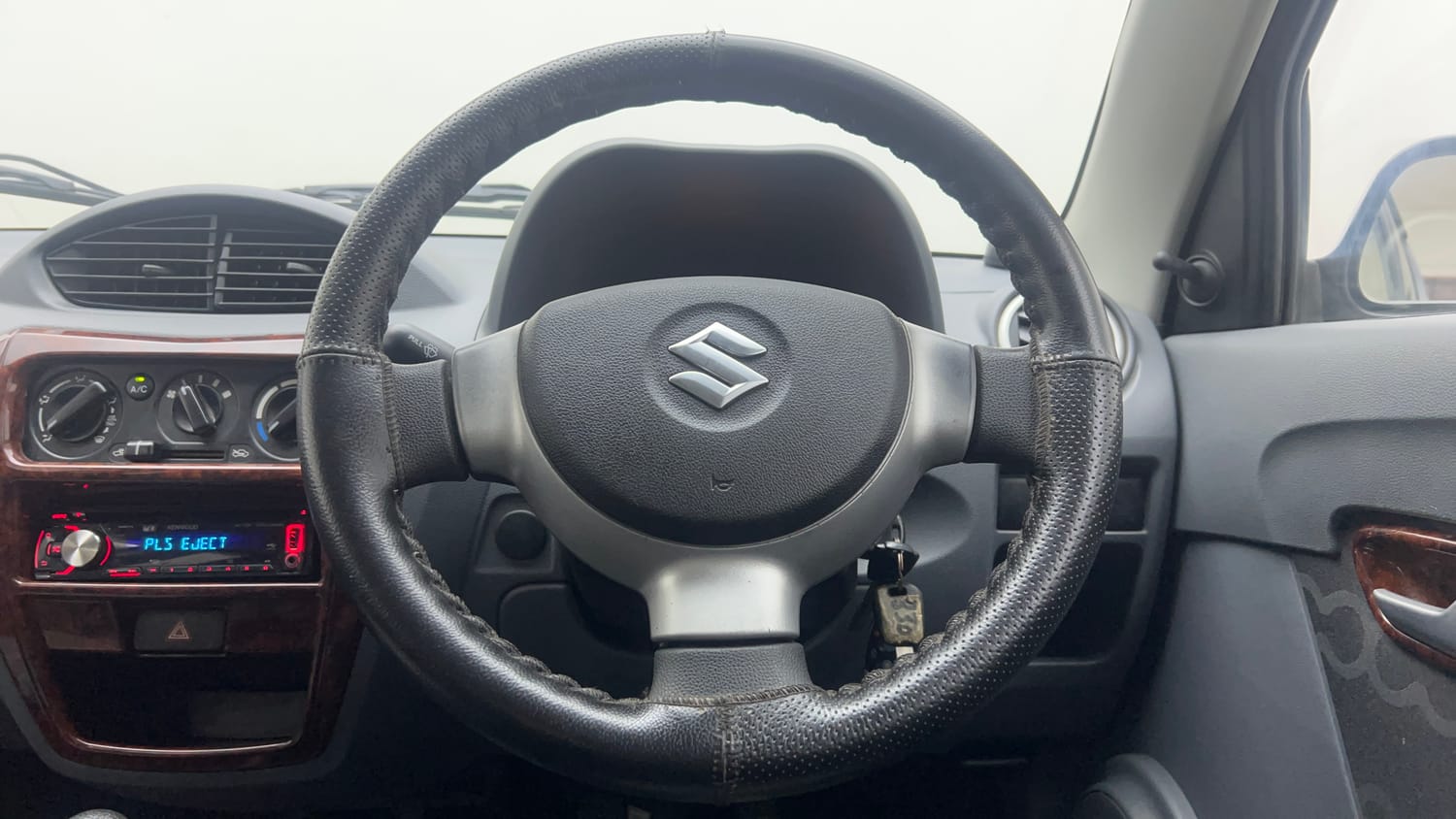 Used 2015 Maruti Suzuki Alto 800 Lxi Petrol Manual interior STEERING VIEW