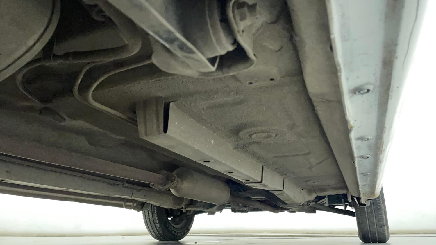 Used 2017 Maruti Suzuki Wagon R LXI CNG Cng Manual extra REAR RIGHT UNDERBODY VIEW