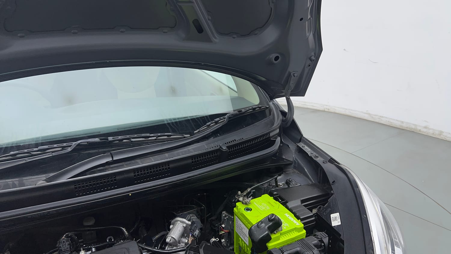 Used 2021 Hyundai Santro Sportz AMT Petrol Automatic engine ENGINE LEFT SIDE HINGE & APRON VIEW