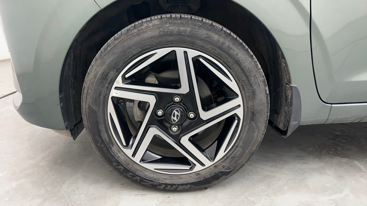 Used 2025 Hyundai Grand i10 Nios Asta 1.2 Kappa AMT Petrol Automatic tyres LEFT FRONT TYRE RIM VIEW