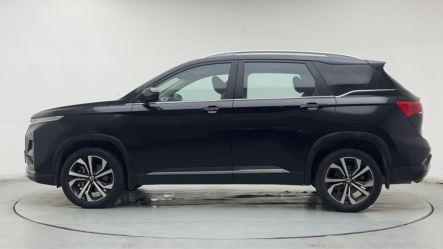 Used 2023 MG Motors Hector Plus Savvy Pro 1.5 Turbo Petrol CVT 6 STR Petrol Automatic exterior LEFT SIDE VIEW
