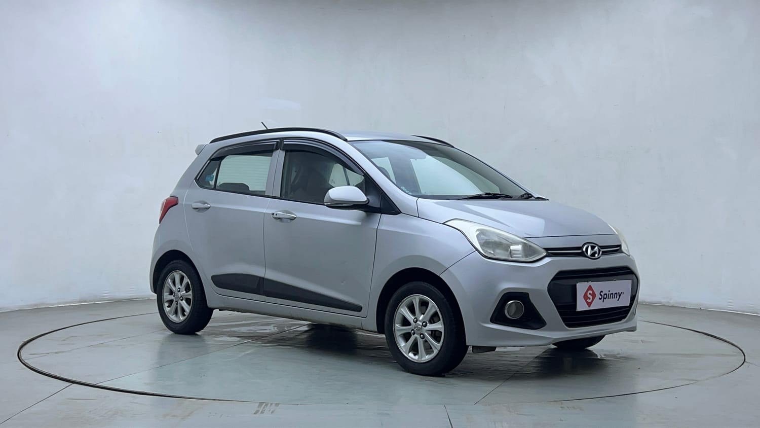 Used 2014 Hyundai Grand i10 Asta AT 1.2 Kappa VTVT Petrol Automatic exterior RIGHT FRONT CORNER VIEW