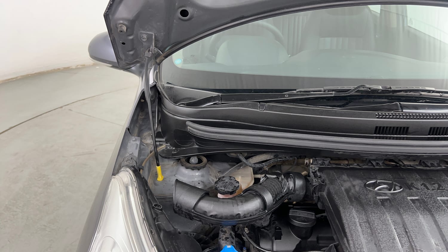 Used 2018 Hyundai Grand i10 Sportz 1.2 Kappa VTVT Petrol Manual engine ENGINE RIGHT SIDE HINGE & APRON VIEW