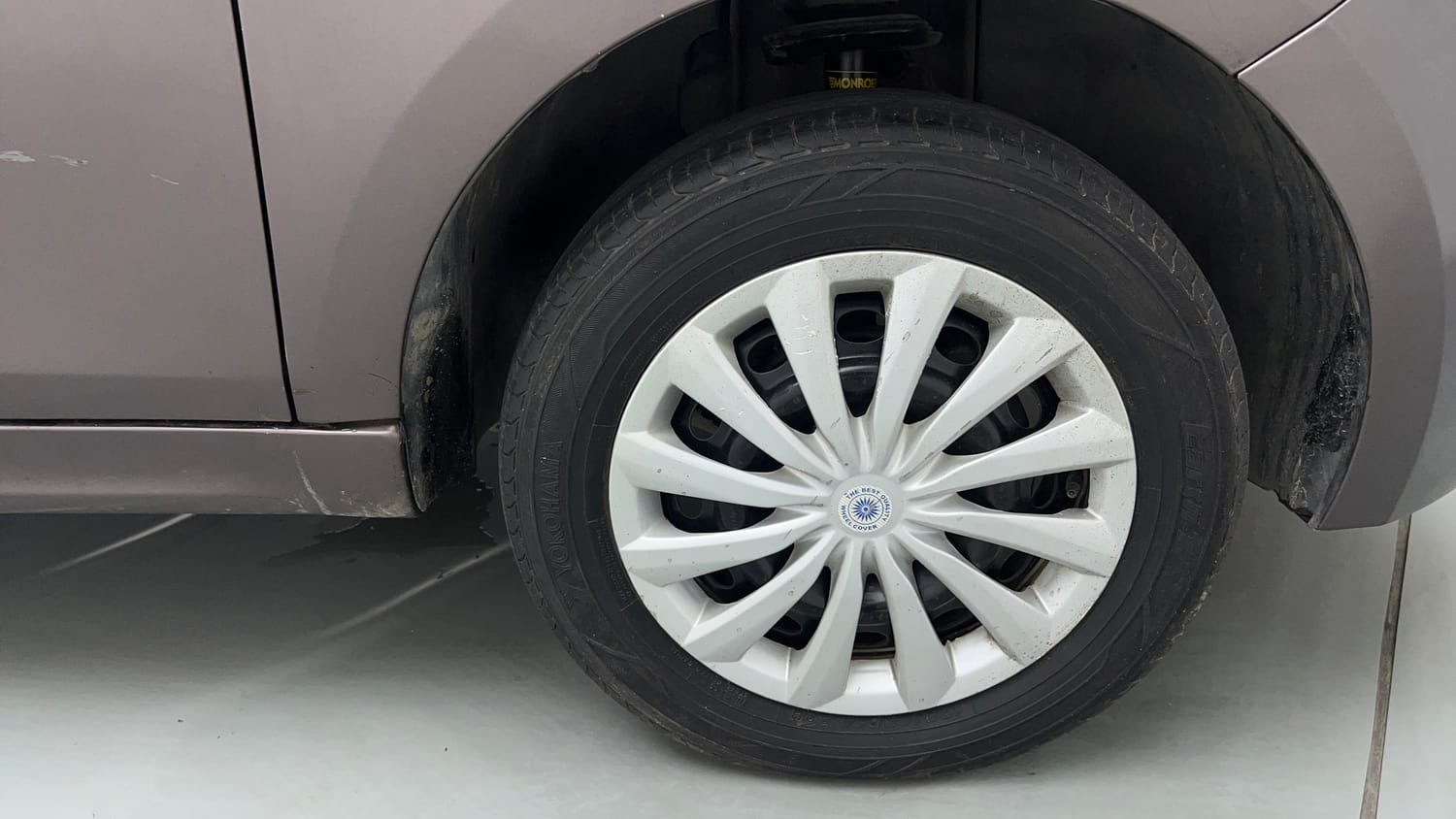 Used 2017 Tata Tiago Revotron XT Petrol Manual tyres RIGHT FRONT TYRE RIM VIEW