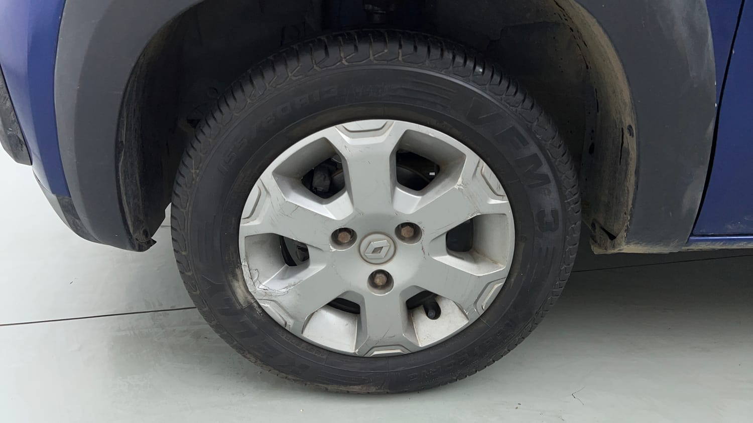 Used 2017 Renault Kwid CLIMBER 1.0 AMT Petrol Automatic tyres LEFT FRONT TYRE RIM VIEW