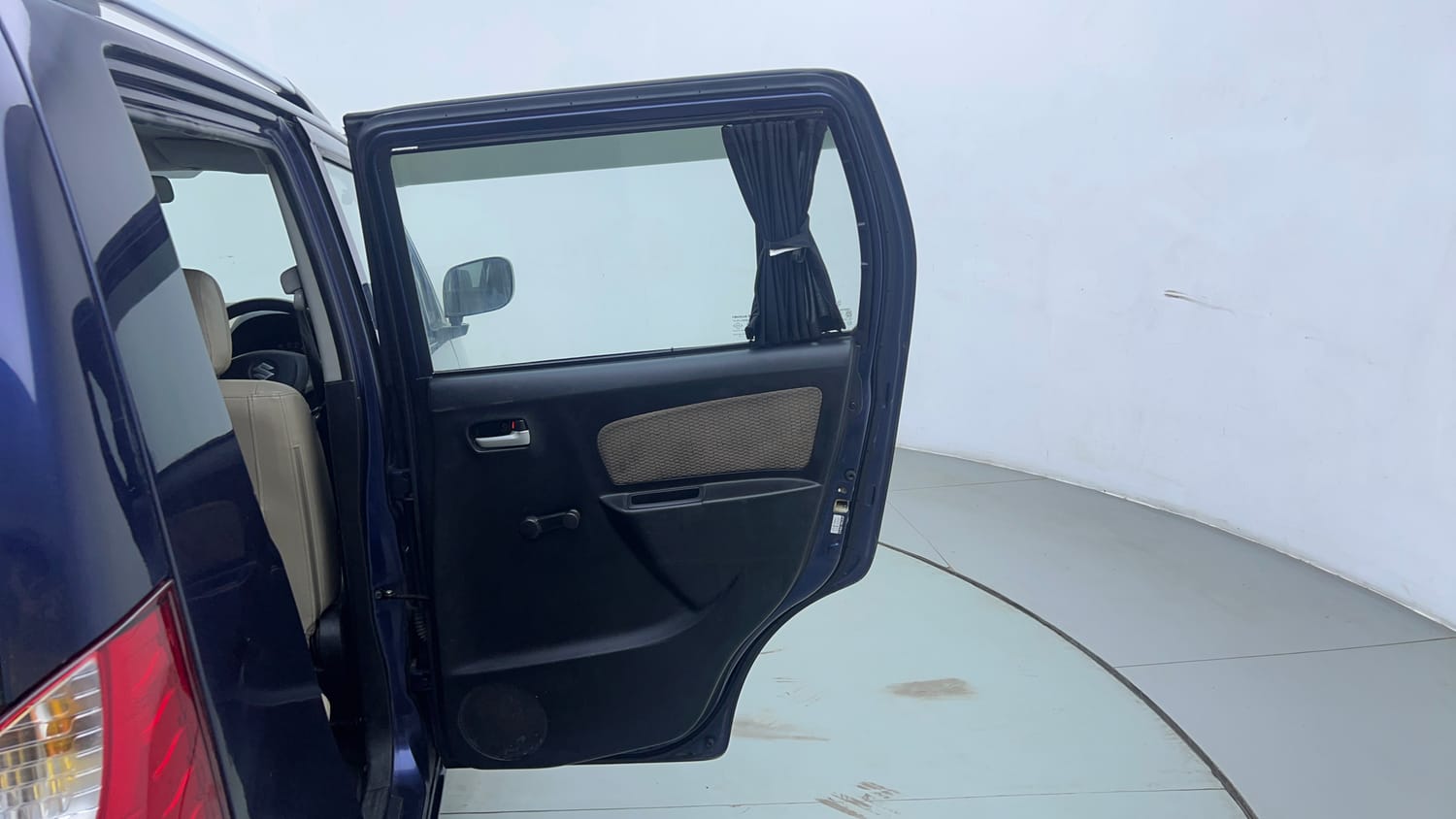 Used 2017 Maruti Suzuki Wagon R LXI CNG Cng Manual interior RIGHT REAR DOOR OPEN VIEW