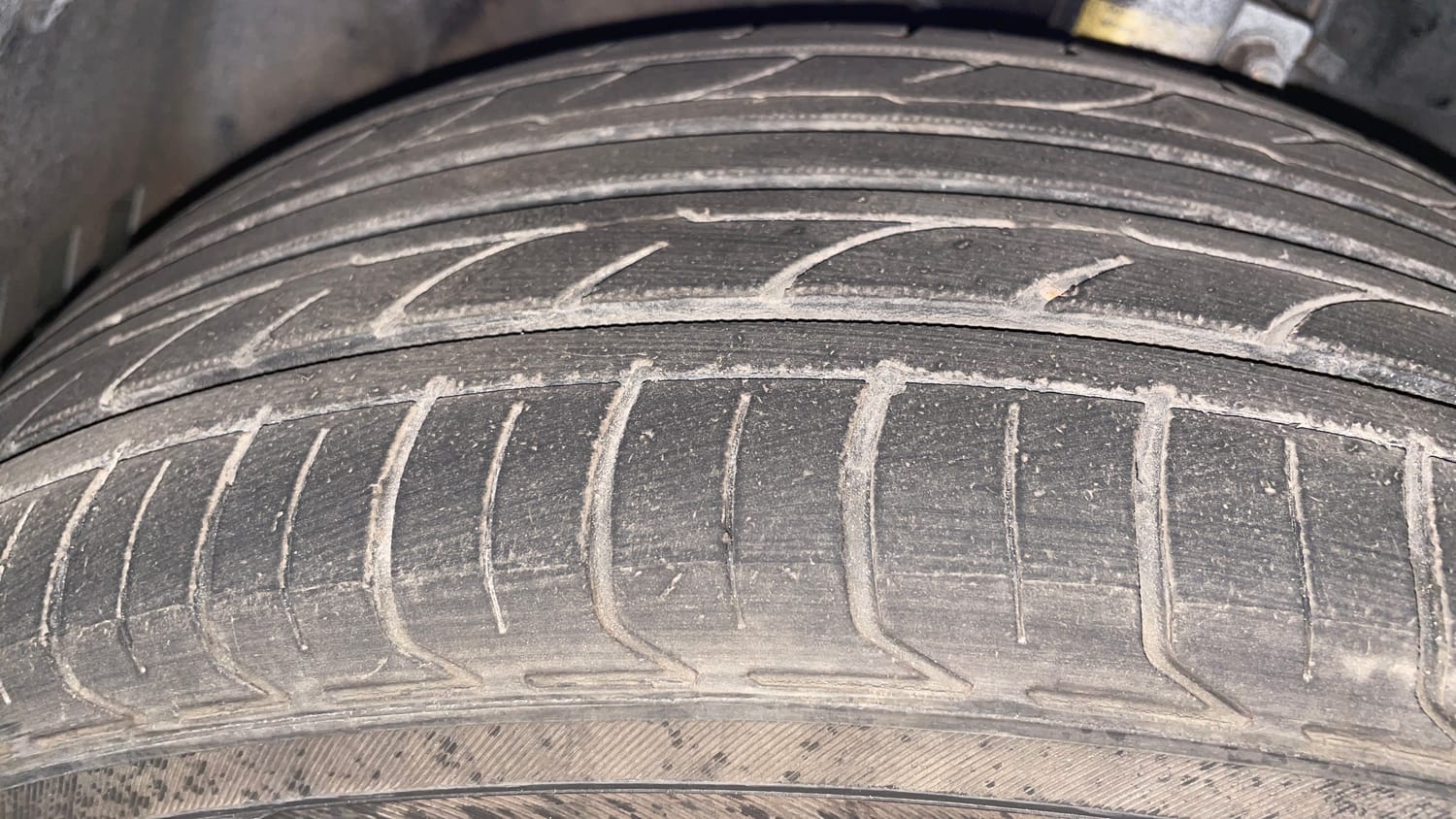 Used 2013 Ford EcoSport Titanium 1.5 Ti-VCT Petrol Manual tyres LEFT FRONT TYRE TREAD VIEW