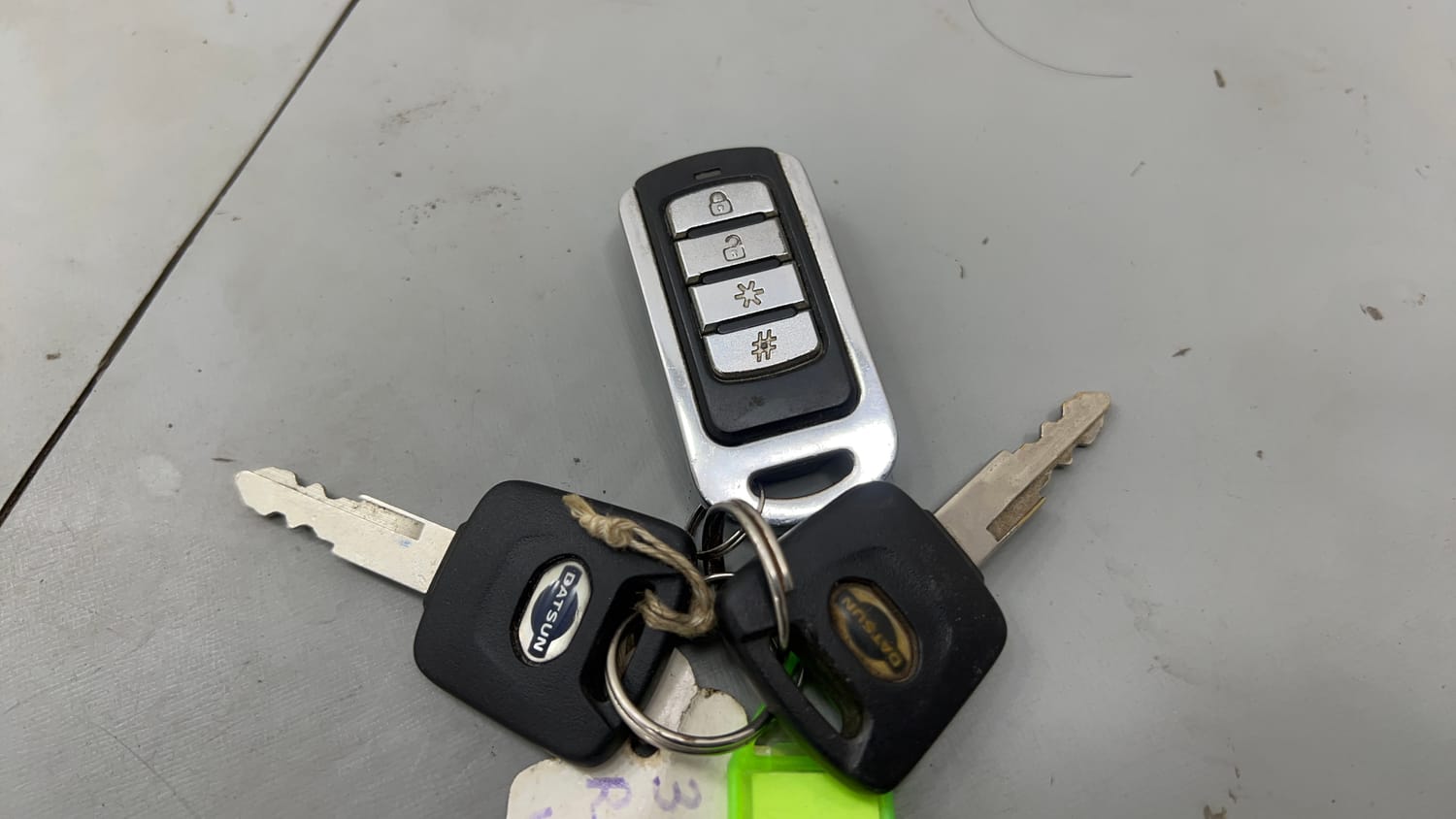 Used 2016 Datsun Redi-GO T (O) Petrol Manual extra CAR KEY VIEW