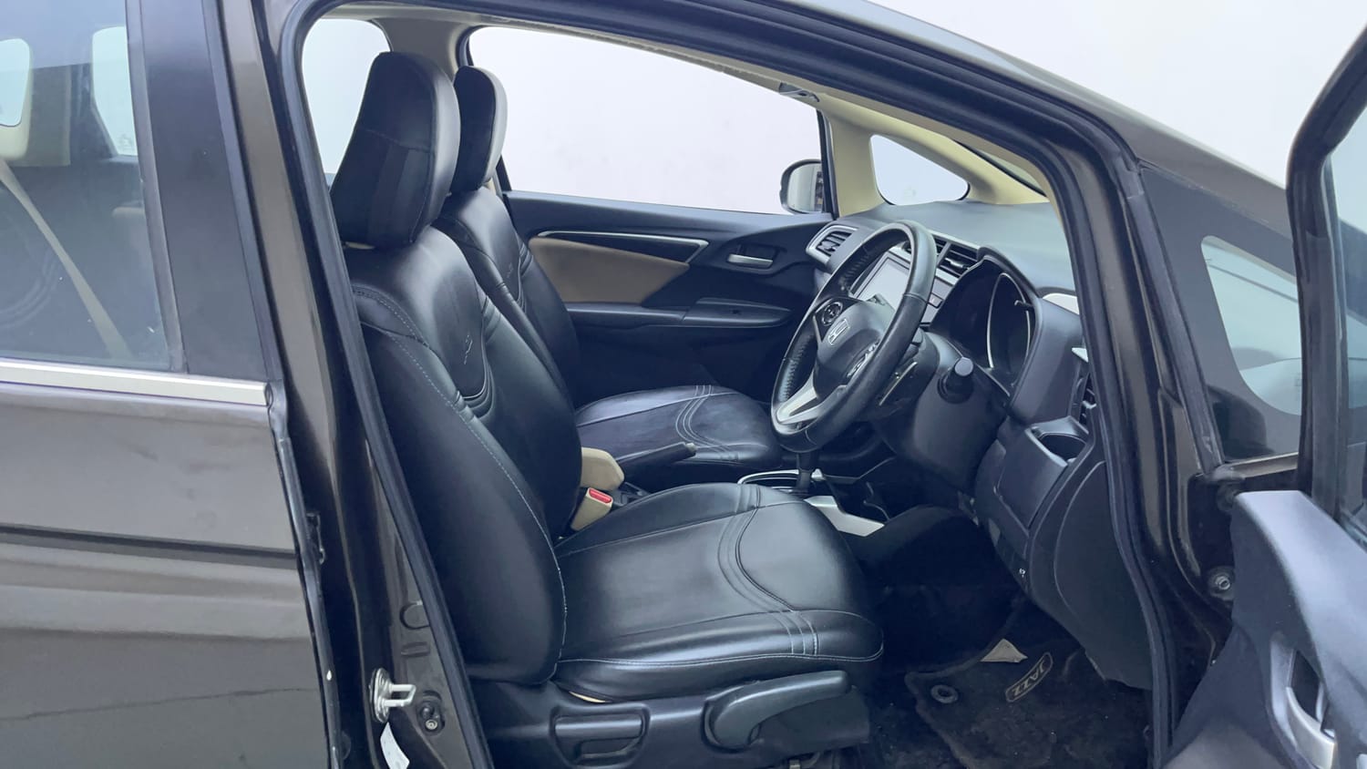 Used 2022 Honda Jazz ZX CVT Petrol Automatic interior RIGHT SIDE FRONT DOOR CABIN VIEW