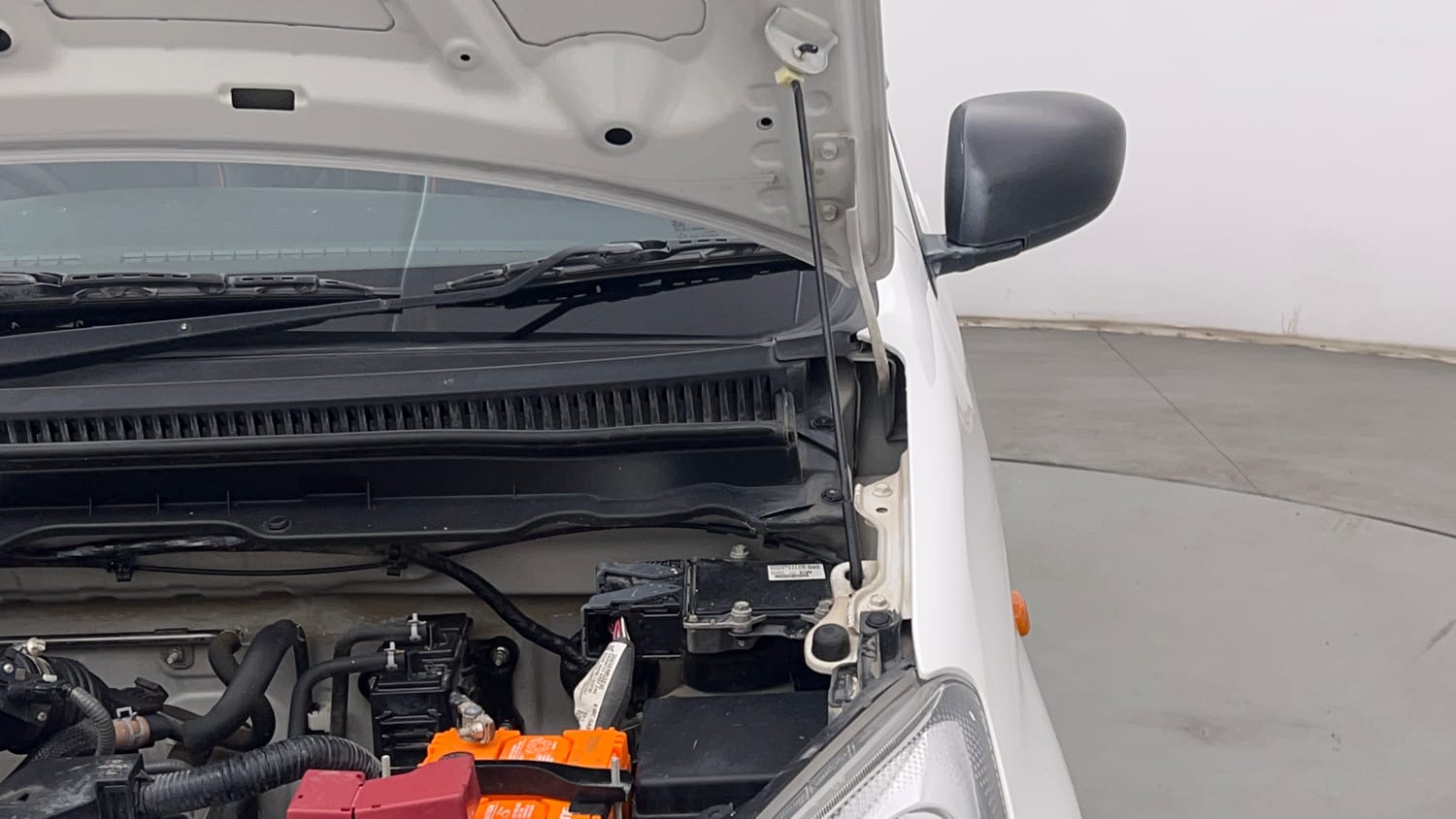 Used 2023 Maruti Suzuki Alto K10 VXi Plus Petrol Manual engine ENGINE LEFT SIDE HINGE & APRON VIEW
