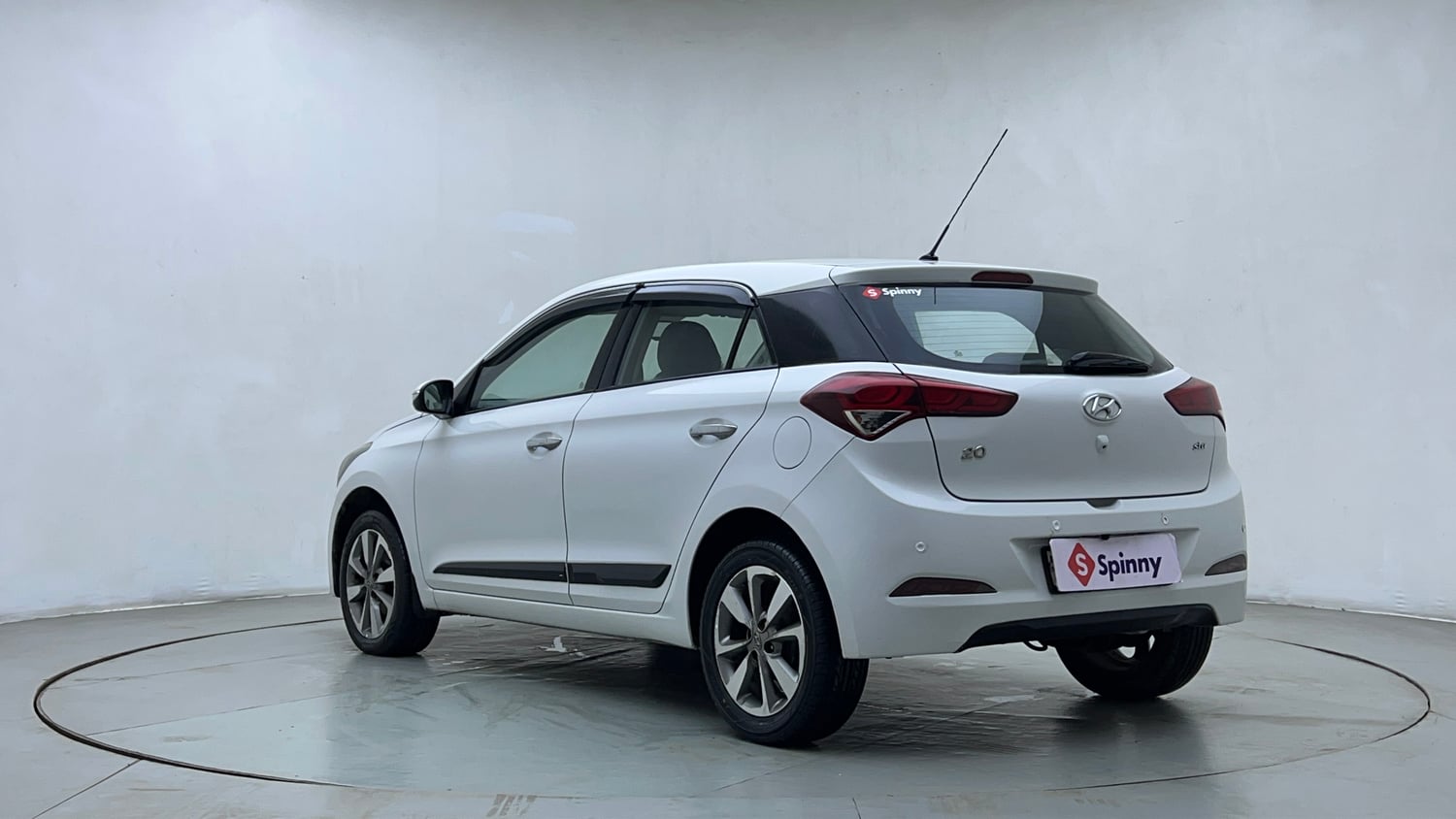 Used 2015 Hyundai Elite i20 Asta 1.2 Petrol Manual exterior LEFT REAR CORNER VIEW