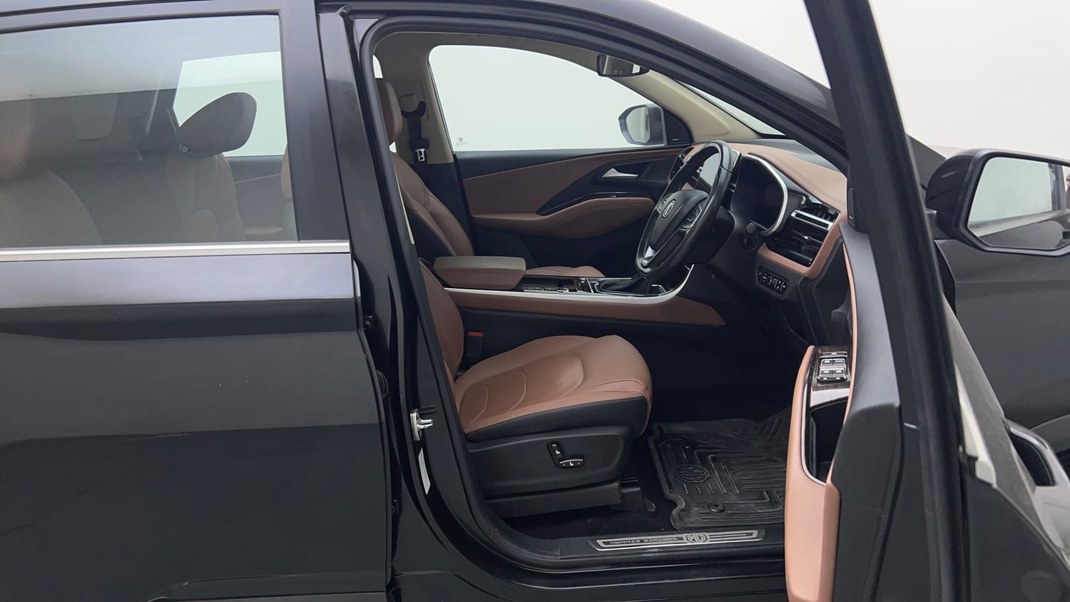 Used 2023 MG Motors Hector Plus Savvy Pro 1.5 Turbo Petrol CVT 6 STR Petrol Automatic interior RIGHT SIDE FRONT DOOR CABIN VIEW