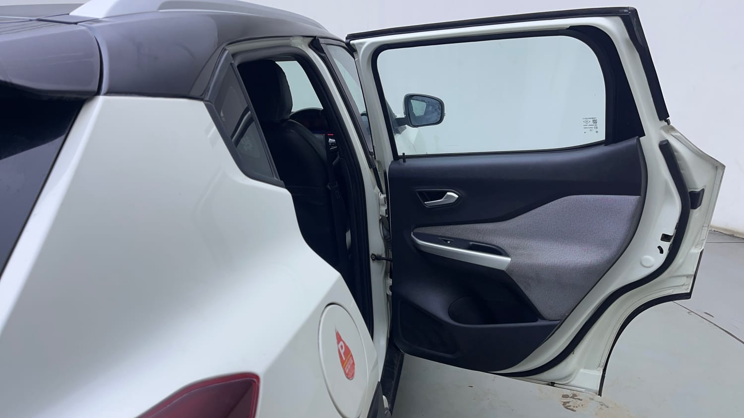 Used 2021 Nissan Magnite XV Dual Tone Petrol Manual interior RIGHT REAR DOOR OPEN VIEW