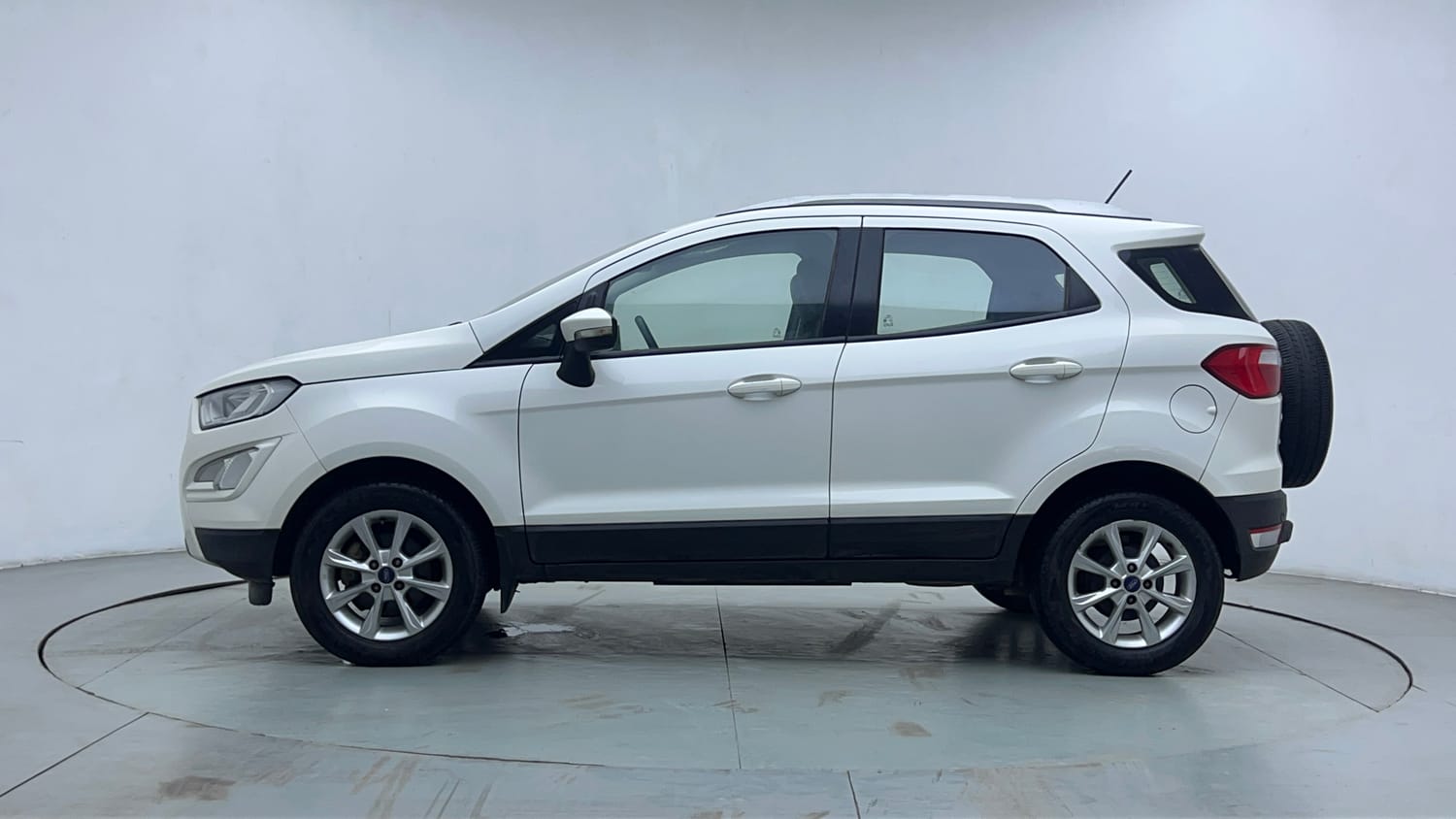 Used 2018 Ford EcoSport Titanium 1.5L TDCi Diesel Manual exterior LEFT SIDE VIEW