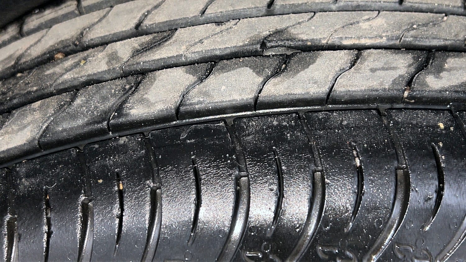 Used 2024 Renault Kiger RXL Petrol Manual tyres LEFT REAR TYRE TREAD VIEW