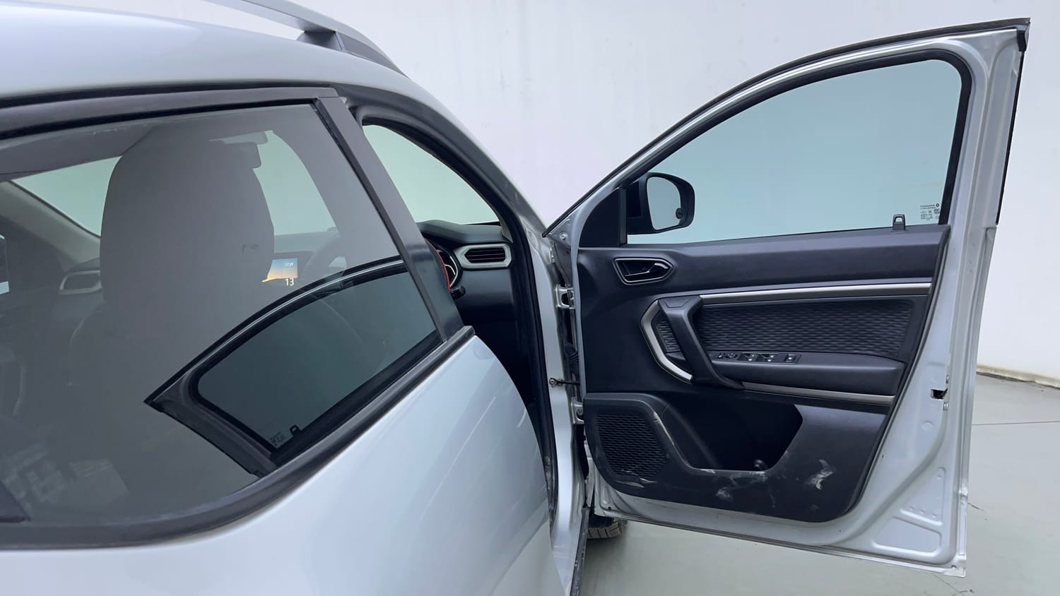 Used 2021 Renault Kiger RXZ 1.0 Turbo MT Petrol Manual interior RIGHT FRONT DOOR OPEN VIEW