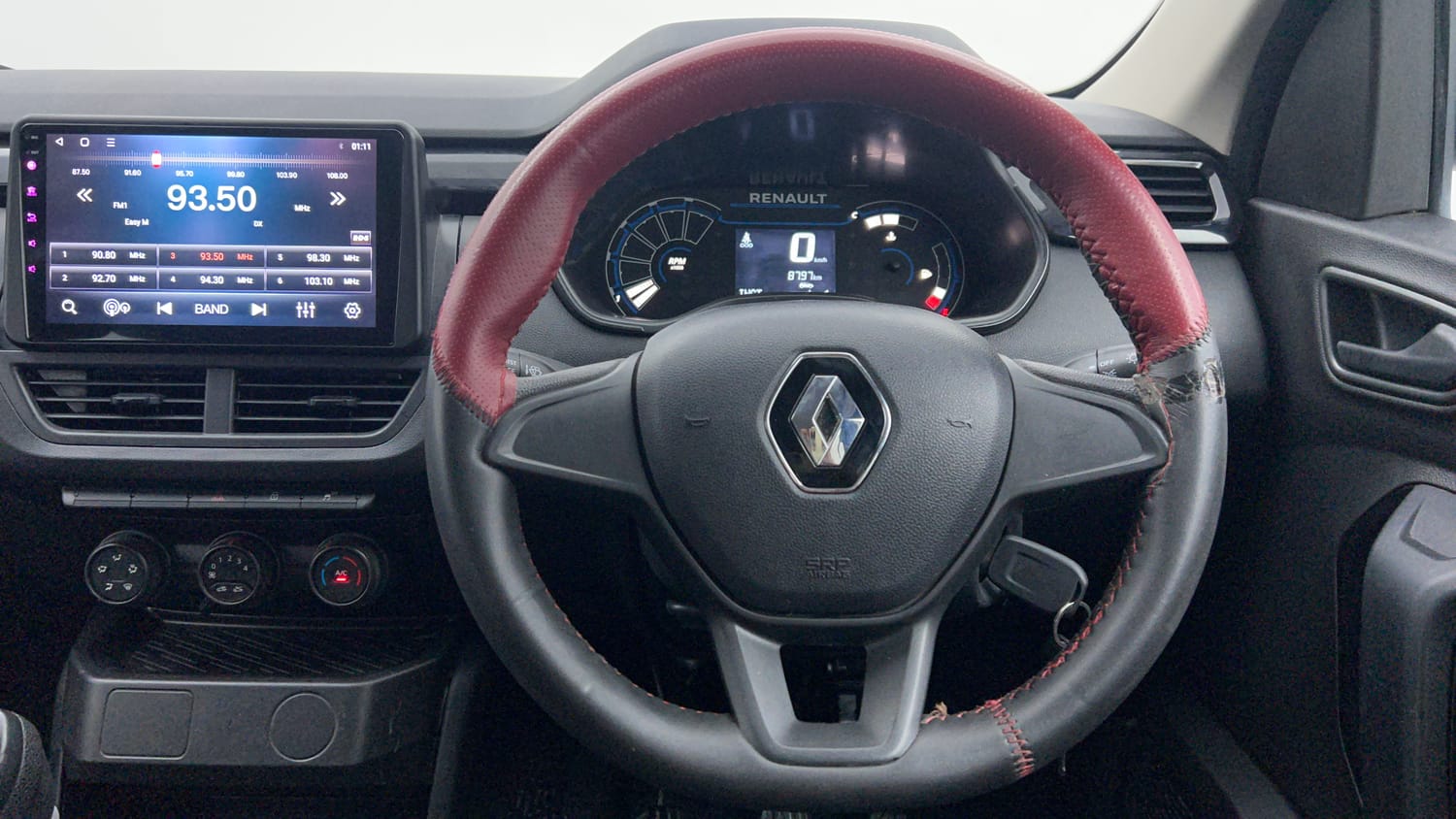 Used 2024 Renault Kiger RXL Petrol Manual interior STEERING VIEW