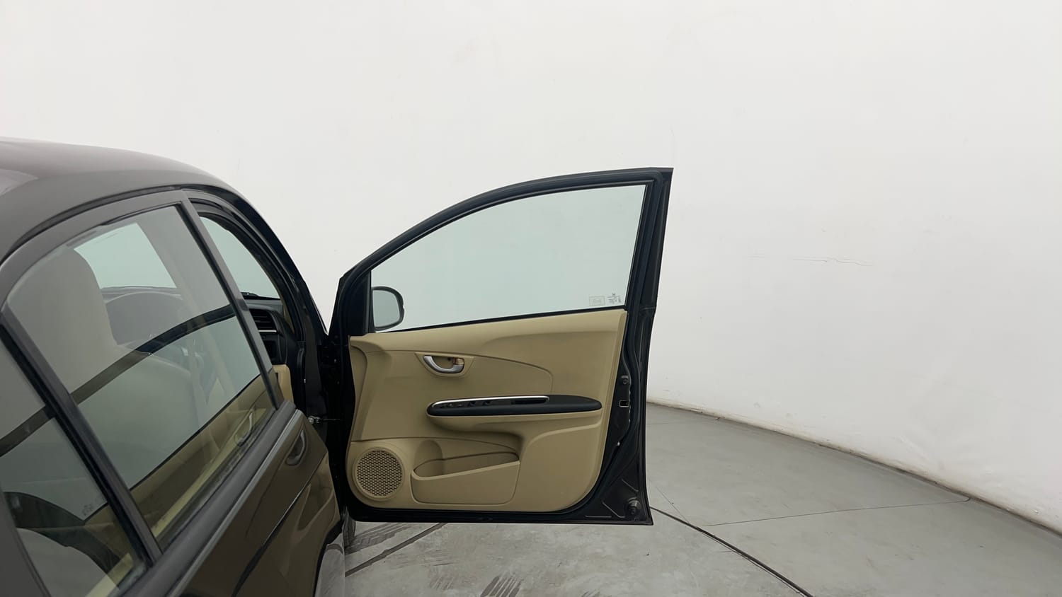 Used 2017 Honda Amaze 1.2 SX i-VTEC Petrol Manual interior RIGHT FRONT DOOR OPEN VIEW