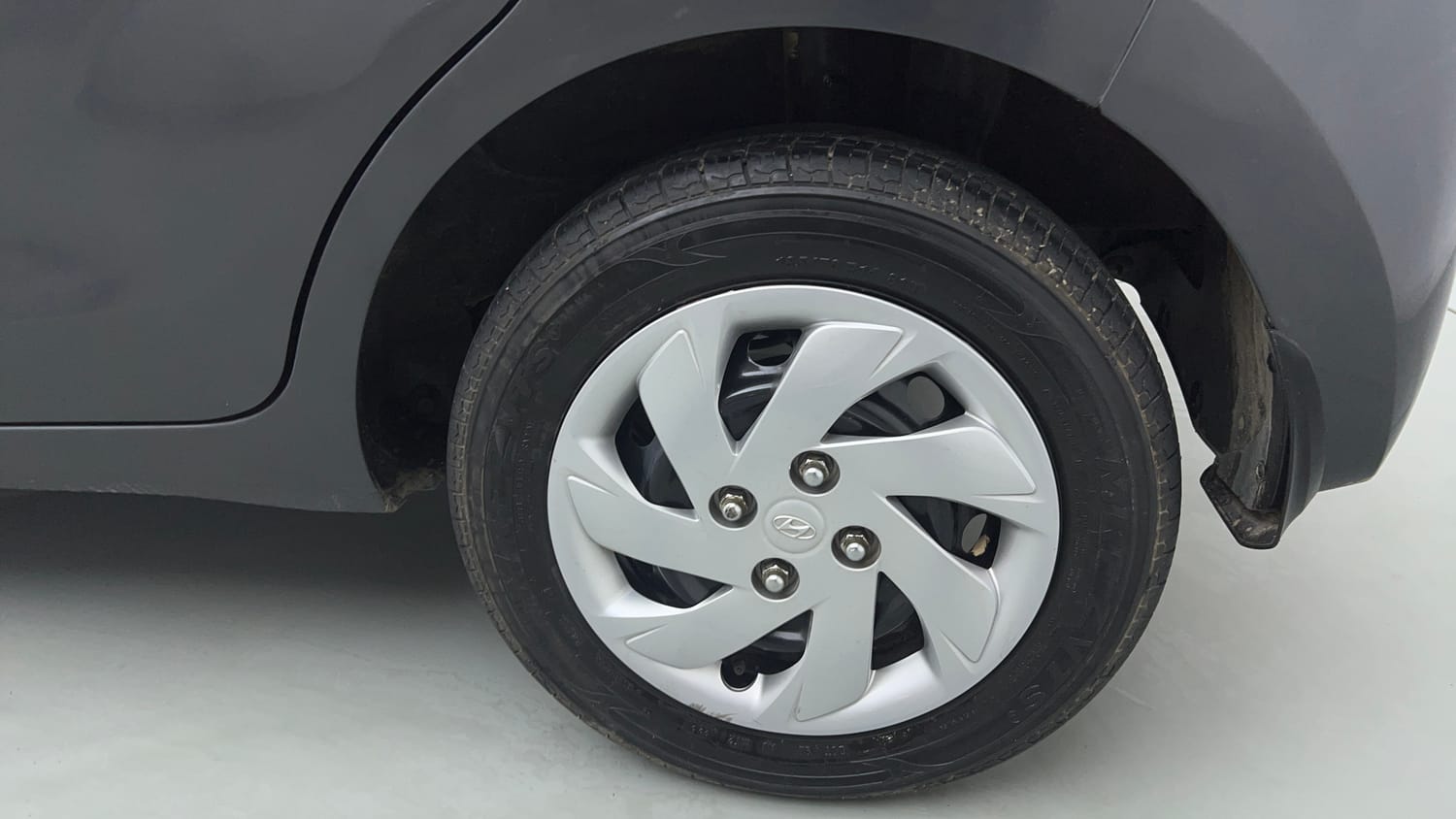 Used 2021 Hyundai Santro Sportz AMT Petrol Automatic tyres LEFT REAR TYRE RIM VIEW