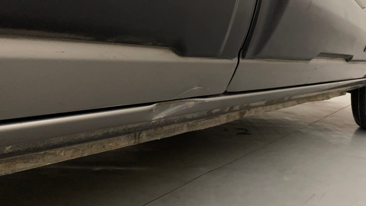 Used 2016 Renault Kwid RXT Petrol Manual dents MINOR SCRATCH