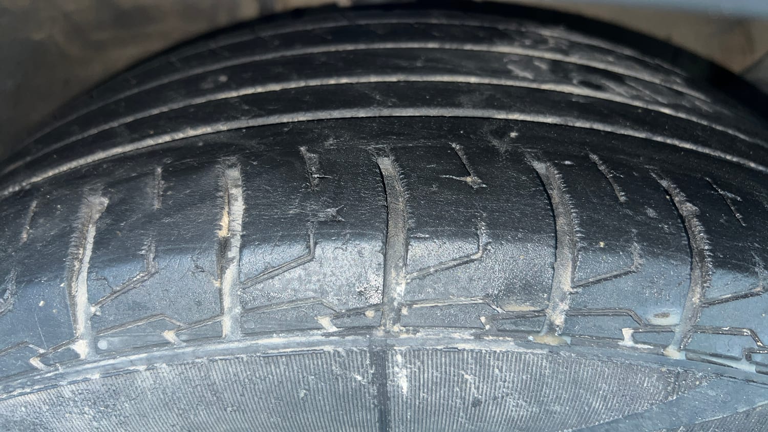 Used 2021 kia Seltos HTX 1.5 IVT Petrol Automatic tyres RIGHT FRONT TYRE TREAD VIEW