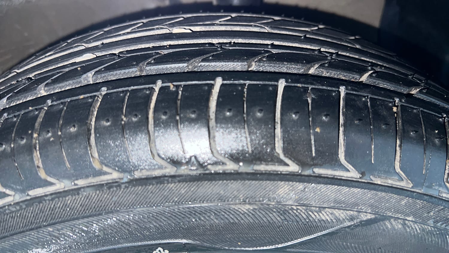Used 2018 Hyundai Grand i10 Magna 1.2 Kappa VTVT Petrol Manual tyres RIGHT FRONT TYRE TREAD VIEW