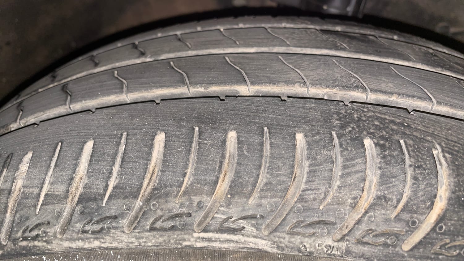 Used 2017 Maruti Suzuki Ertiga ZDI + SHVS Diesel Manual tyres RIGHT FRONT TYRE TREAD VIEW
