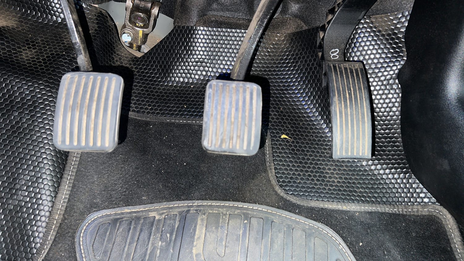 Used 2023 Hyundai Exter SX (O) Connect 1.2 MT Dual Tone Petrol Manual interior PEDALS VIEW