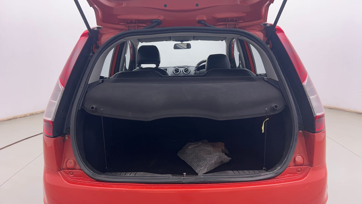 Used 2015 Ford Figo Duratec Petrol ZXI 1.2 Petrol Manual interior DICKY INSIDE VIEW