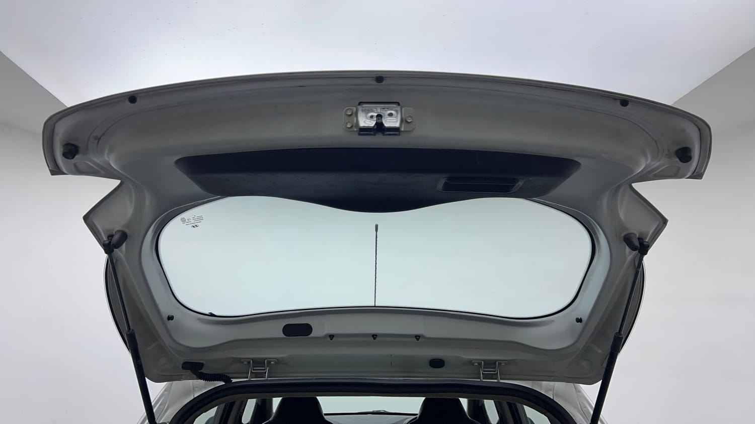 Used 2018 Hyundai Grand i10 Magna 1.2 Kappa VTVT Petrol Manual interior DICKY DOOR OPEN VIEW