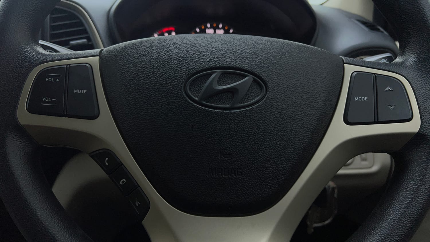 Used 2021 Hyundai Santro Sportz AMT Petrol Automatic top_features Airbags