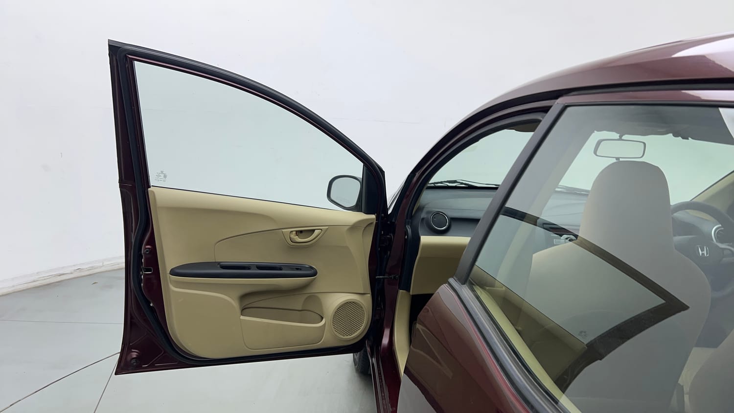Used 2014 Honda Mobilio S Petrol Petrol Manual interior LEFT FRONT DOOR OPEN VIEW