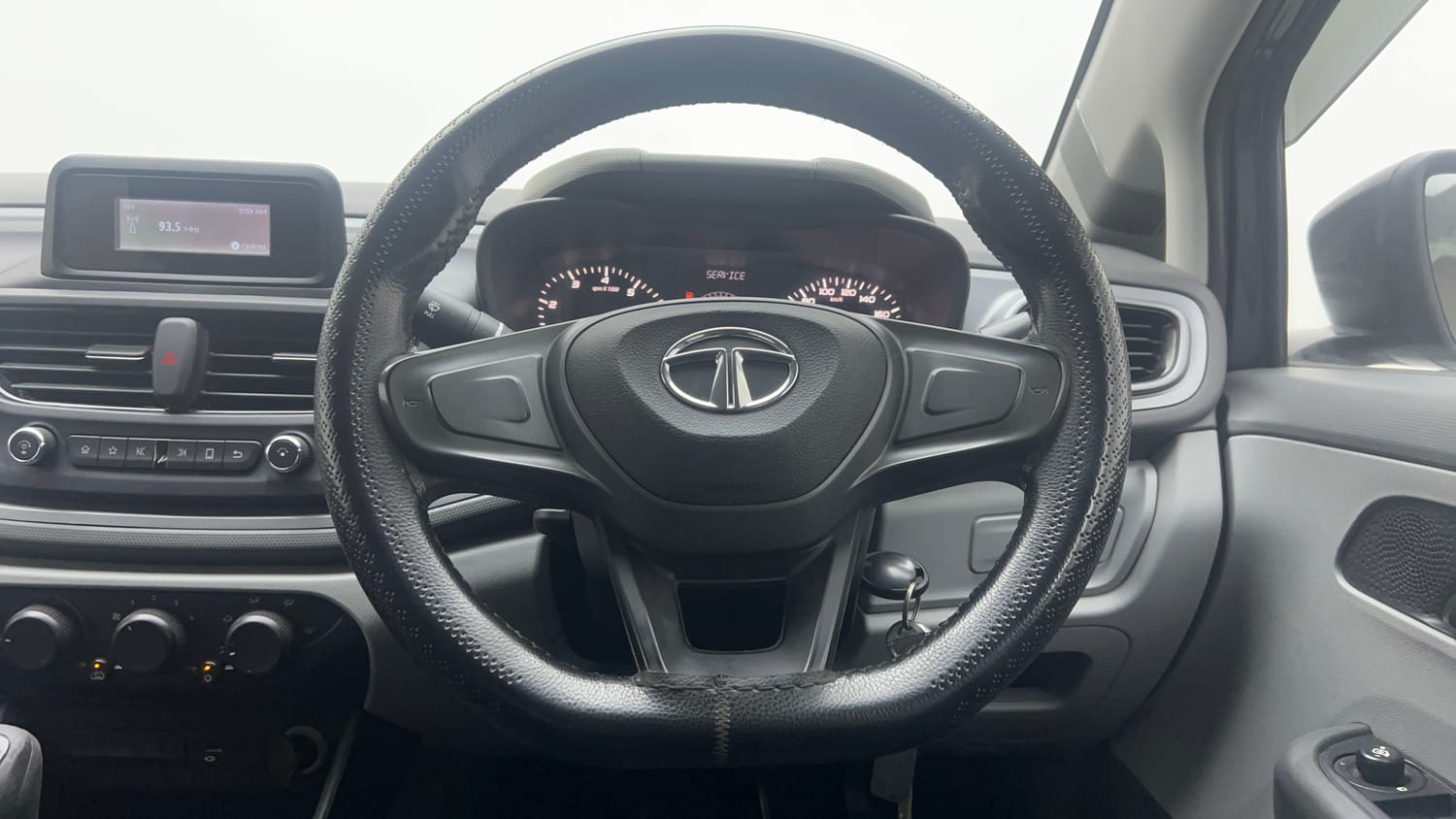 Used 2021 Tata Altroz XM Petrol Petrol Manual interior STEERING VIEW
