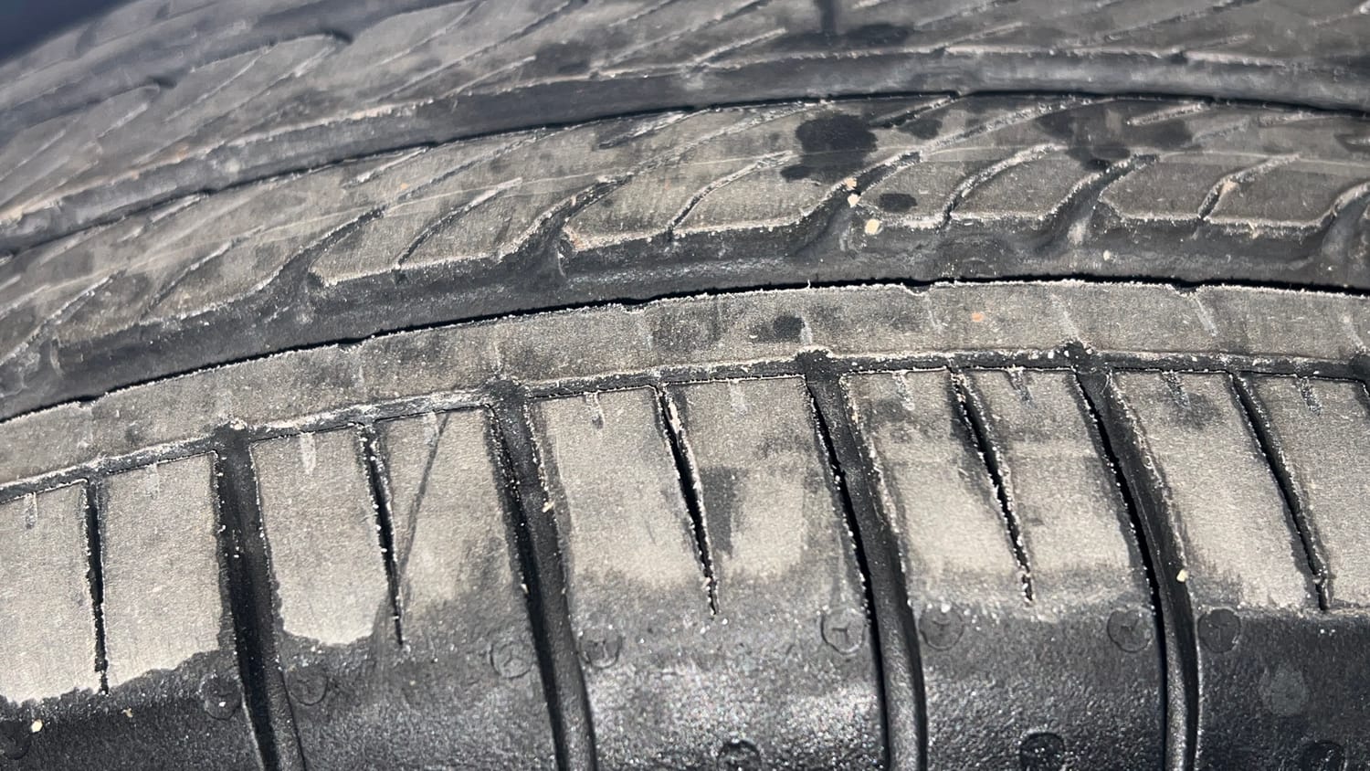 Used 2019 Hyundai Elite i20 Magna Plus 1.2 Petrol Manual tyres LEFT FRONT TYRE TREAD VIEW