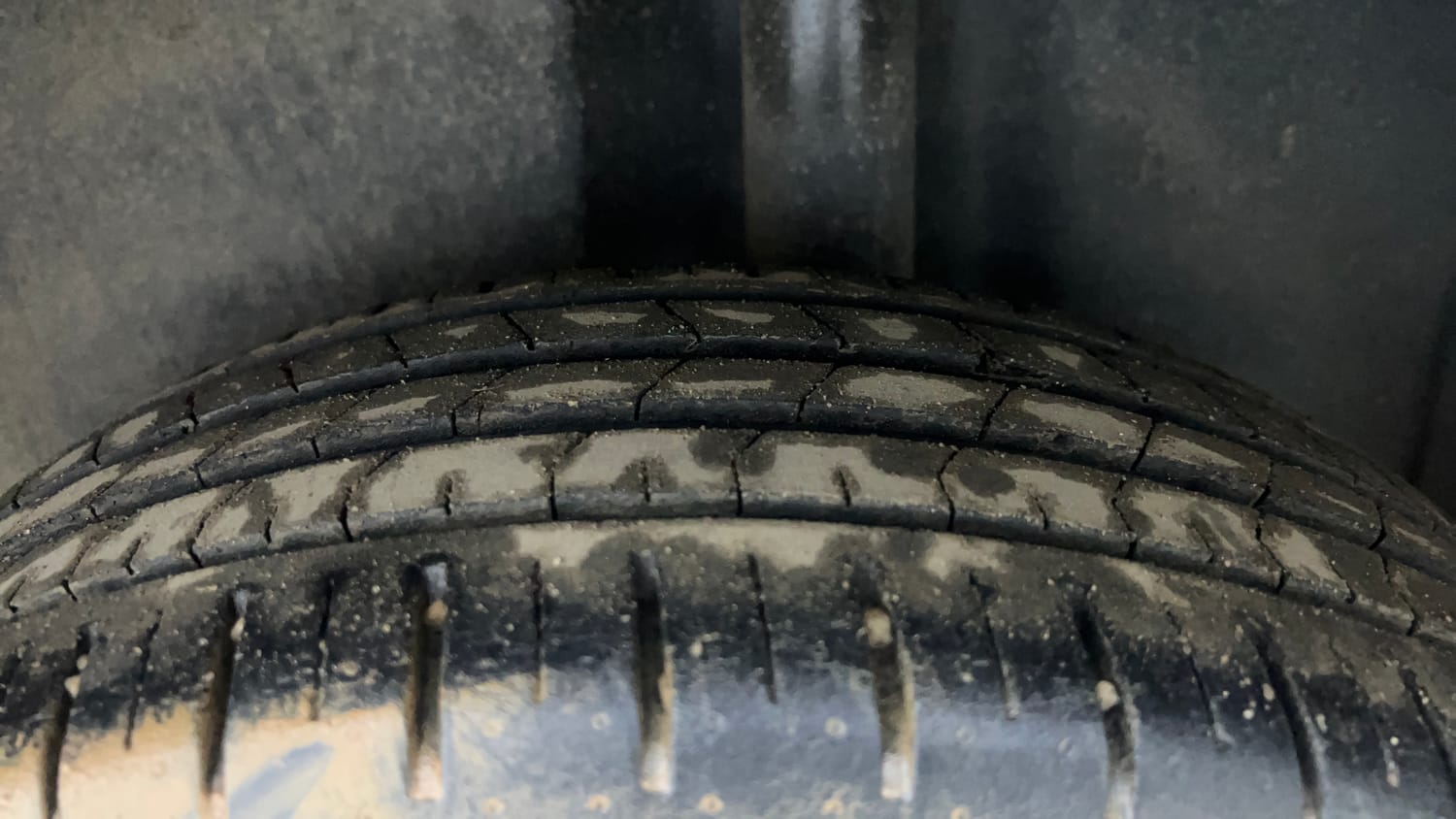 Used 2017 Volkswagen Polo Comfortline 1.5L (D) Diesel Manual tyres LEFT REAR TYRE TREAD VIEW