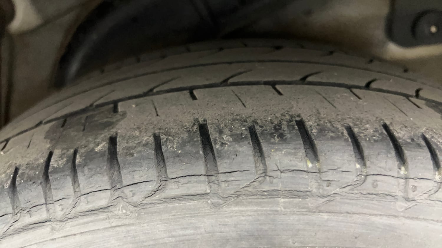 Used 2013 Hyundai Verna Fluidic 1.6 VTVT SX Opt Petrol Manual tyres LEFT REAR TYRE TREAD VIEW