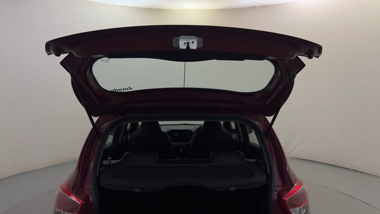 Used 2017 Hyundai Grand i10 Magna AT 1.2 Kappa VTVT Petrol Automatic interior DICKY DOOR OPEN VIEW