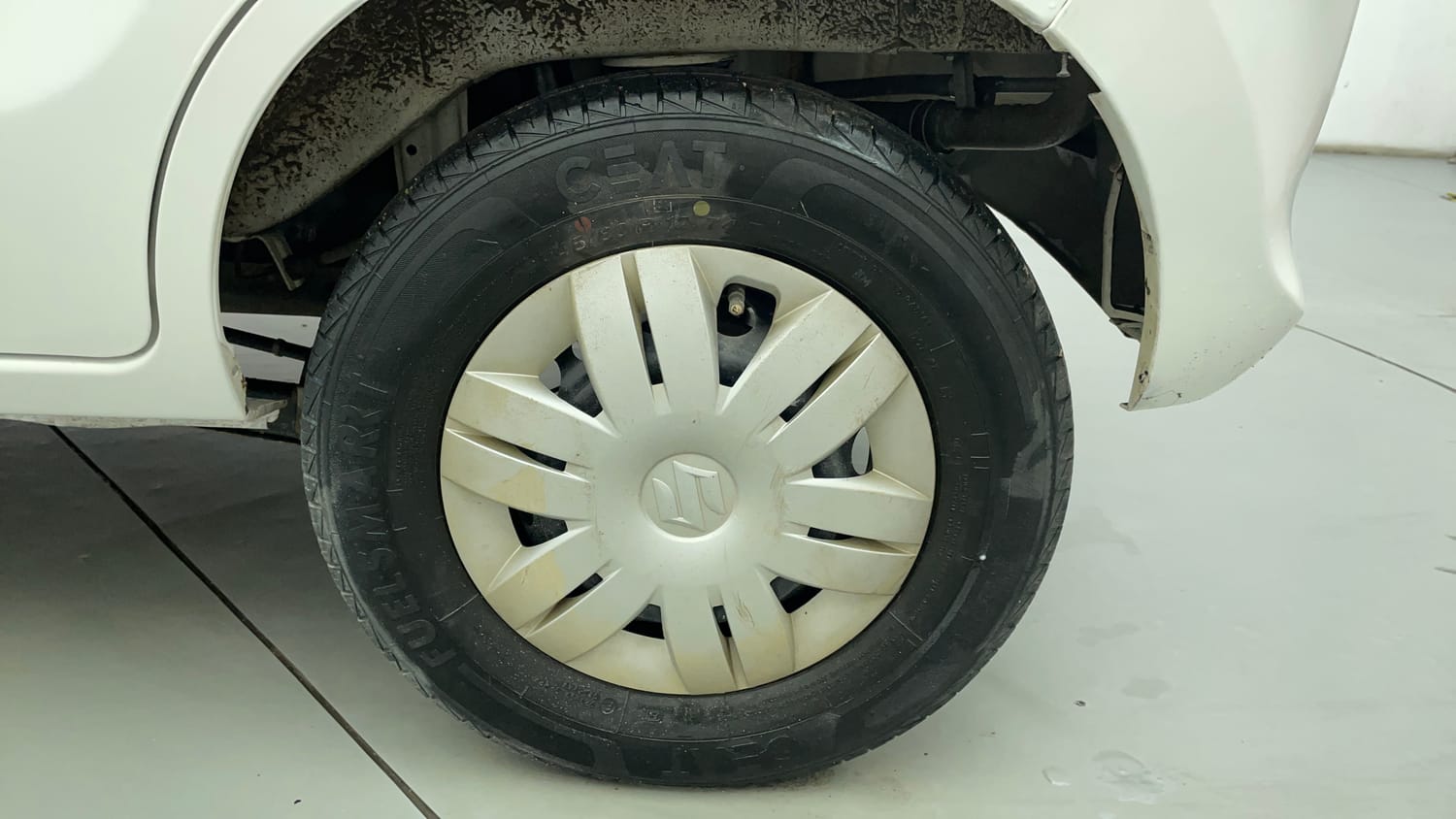 Used 2020 Maruti Suzuki Alto 800 LXi Petrol Manual tyres LEFT REAR TYRE RIM VIEW