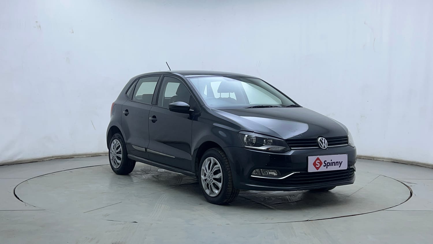 Used 2017 Volkswagen Polo Comfortline 1.5L (D) Diesel Manual exterior RIGHT FRONT CORNER VIEW
