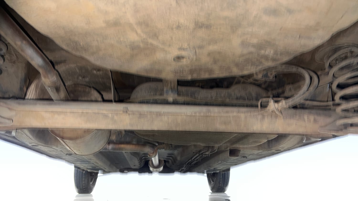 Used 2017 Renault Kwid CLIMBER 1.0 AMT Petrol Automatic extra REAR UNDERBODY VIEW (TAKEN FROM REAR)