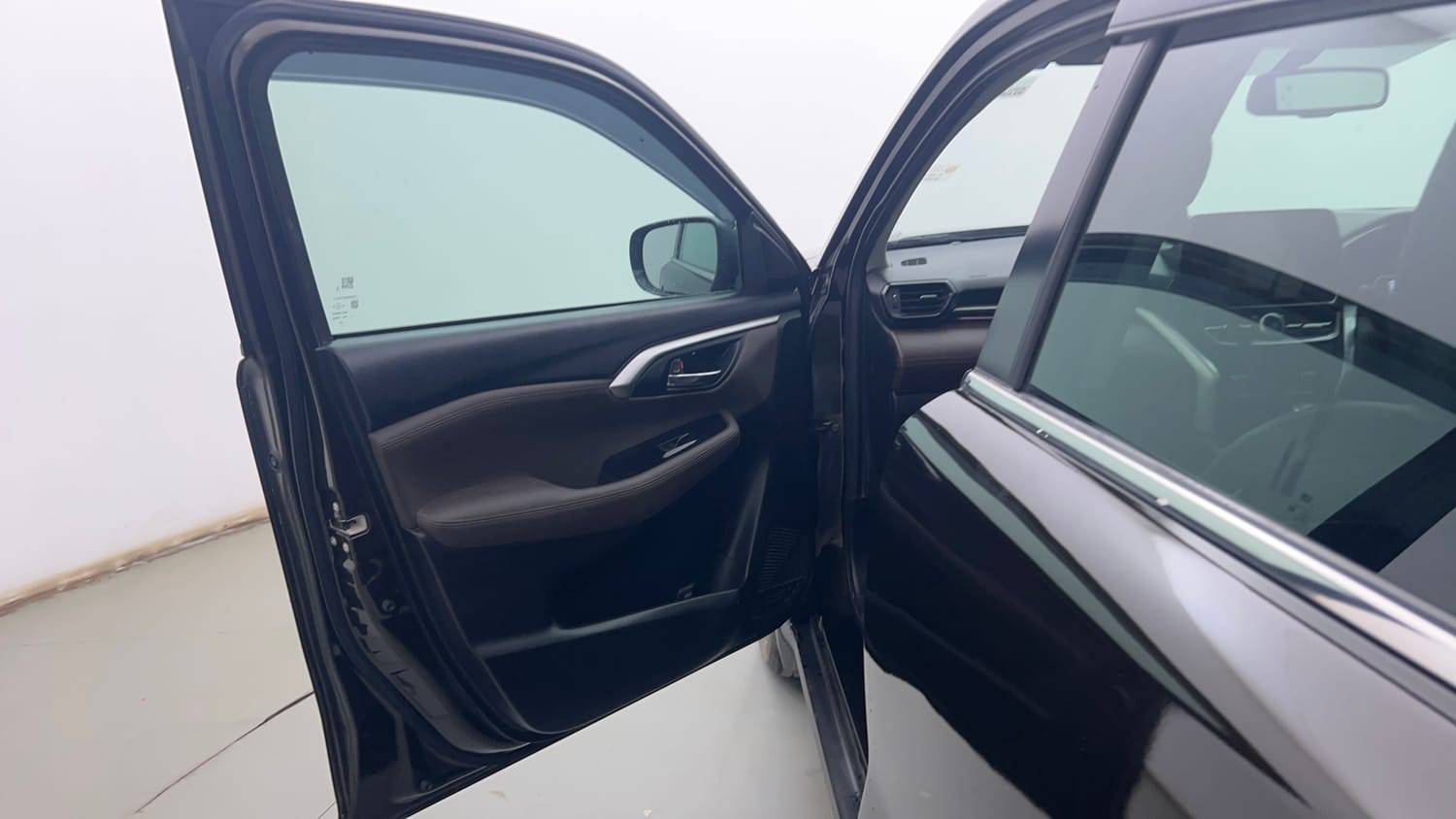 Used 2024 Toyota Urban Cruiser Hyryder V Hybrid Hybrid Automatic interior LEFT FRONT DOOR OPEN VIEW